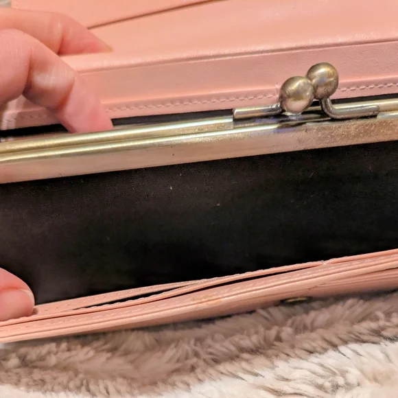 Anna Sui Long Wallet - Rose Embossed - *Rare* - EUC (Call Outs!) - Picture 4 of 7